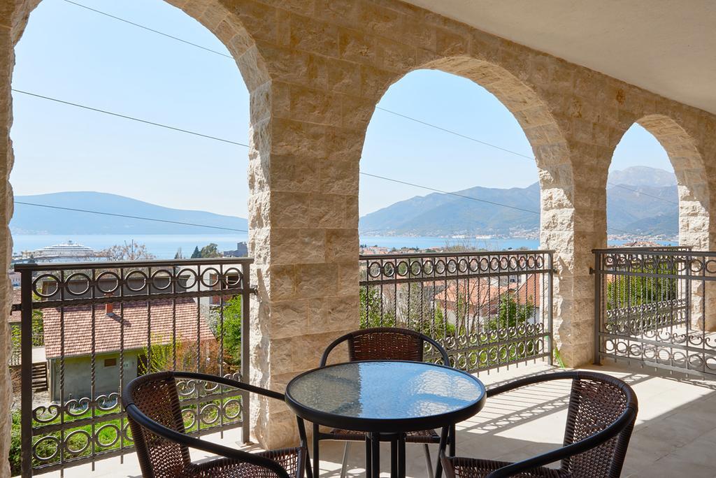 Apartments Rajsko Mjesto Tivat Exterior foto